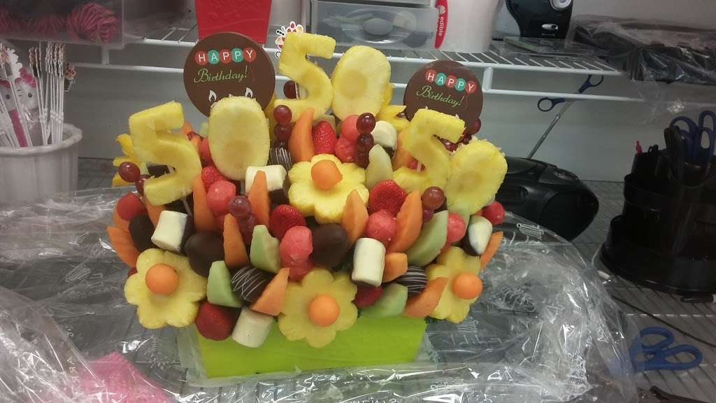 Edible Arrangements | 6010 Meadowridge Center Dr STE B, Elkridge, MD 21075, USA | Phone: (410) 799-1057