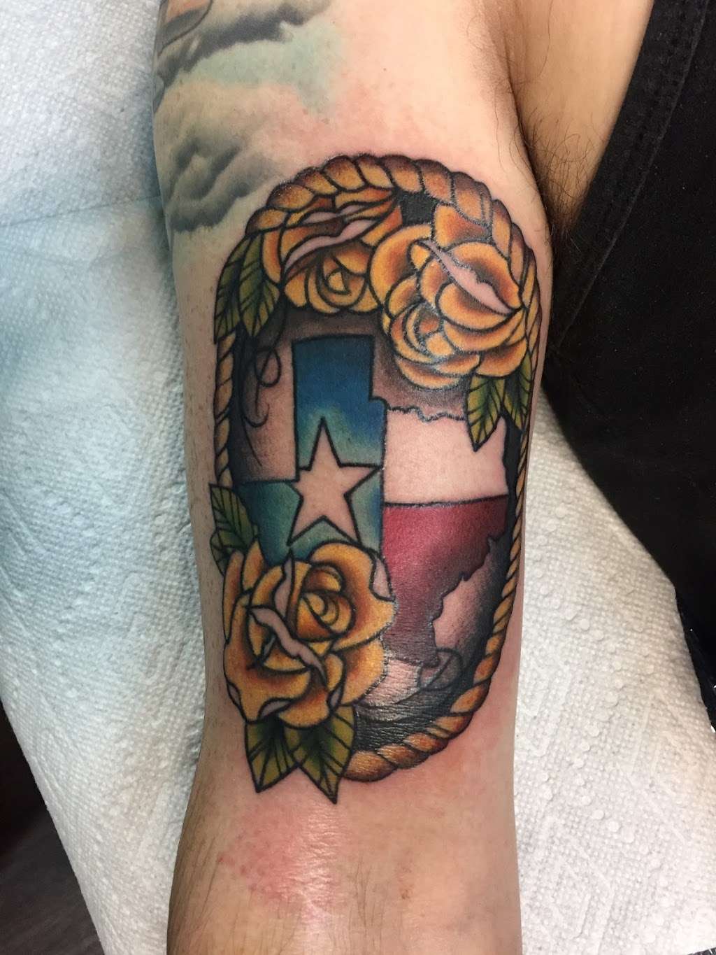 Houston Heights Tattoo & Piercing | 709 North Loop, Houston, TX 77022, USA | Phone: (713) 239-0527