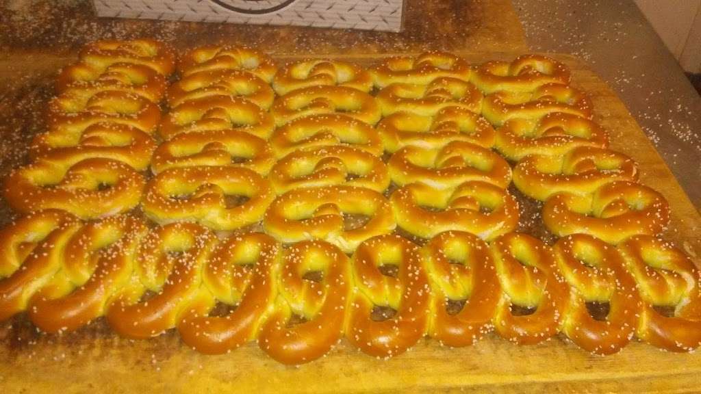 Philly Pretzel Factory | 499 Horsham Rd, Horsham, PA 19044, USA | Phone: (215) 442-1922