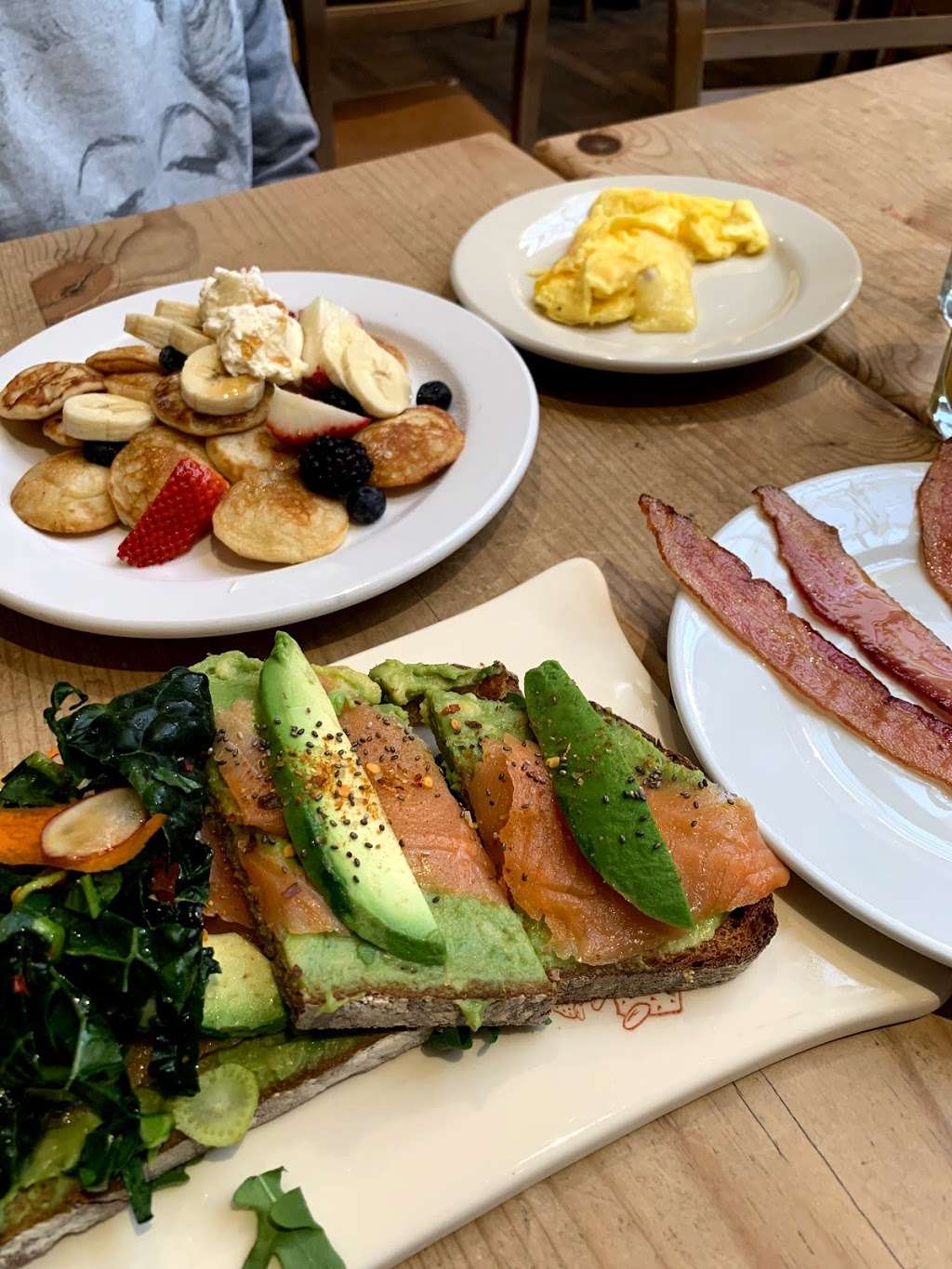 Le Pain Quotidien | 113 N Larchmont Blvd, Los Angeles, CA 90004, USA | Phone: (323) 461-7701