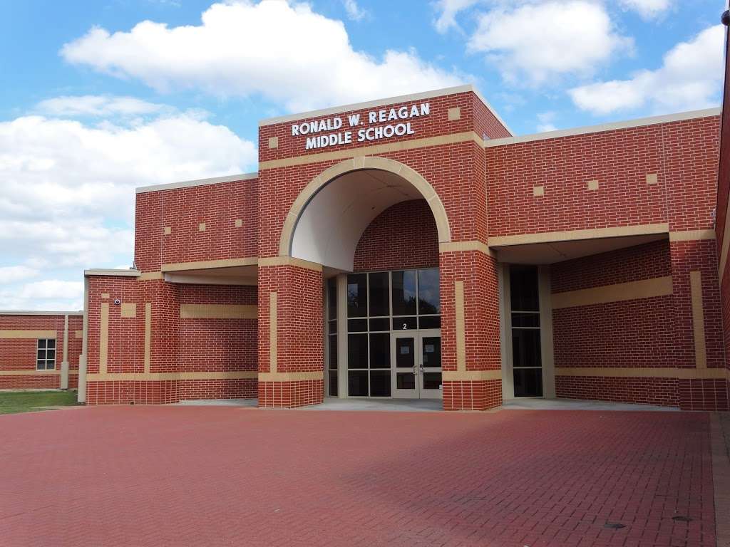 Ronald W. Reagan Middle School | 4616 Bardin Rd, Grand Prairie, TX 75052, USA | Phone: (972) 522-7300