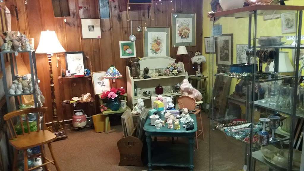 Grey Beard Antiques | 51 N Main St, Jacobus, PA 17407, USA | Phone: (717) 428-9316