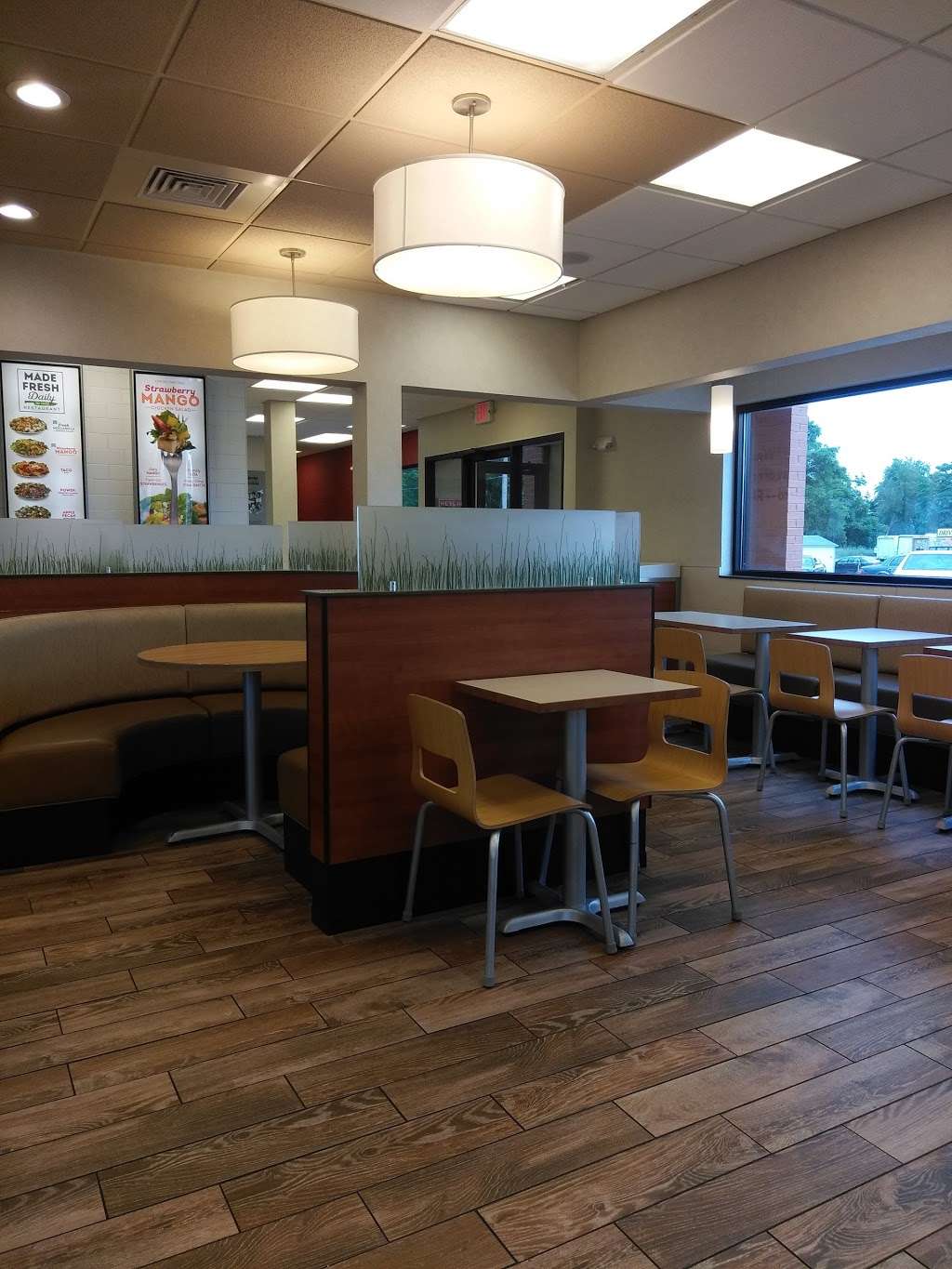 Wendys | 3420 Central Ave, Lake Station, IN 46405, USA | Phone: (219) 962-5523