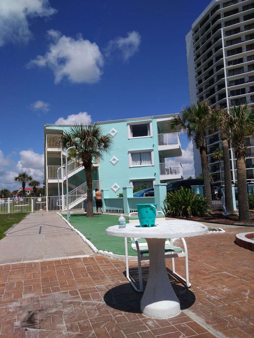 Sea Scape Inn | 2601 S Atlantic Ave, Daytona Beach, FL 32118, USA | Phone: (386) 767-7312