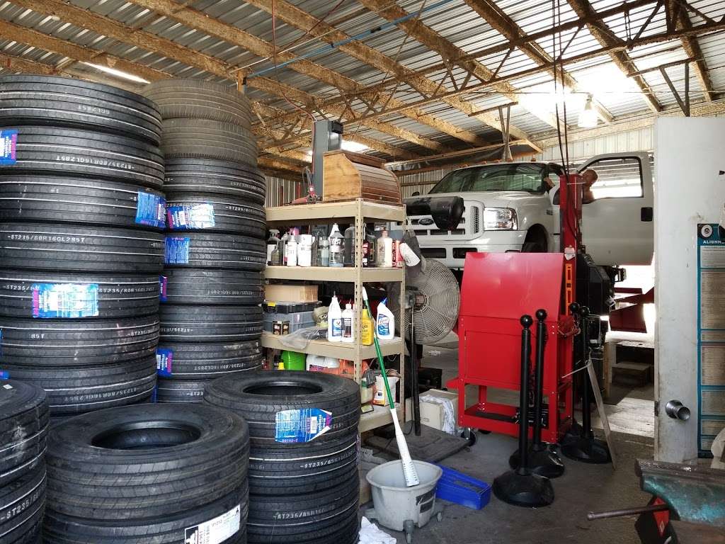 Hubbs Tire & Service, Inc. | 190 Tall Pines Rd, West Palm Beach, FL 33413, USA | Phone: (561) 478-0909