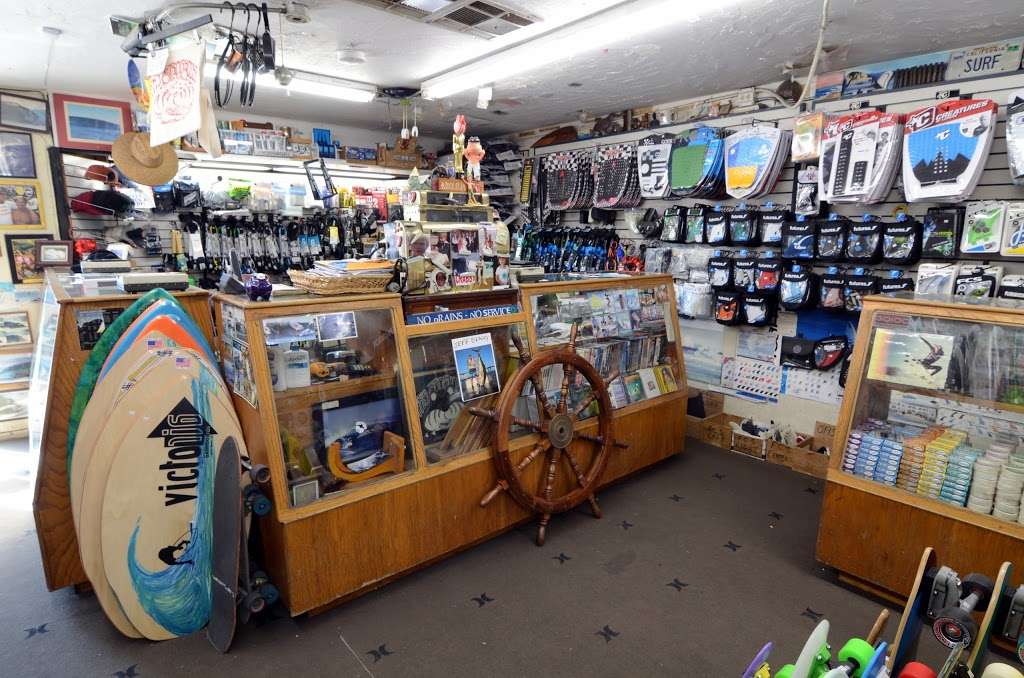 Frog House | 6908 West Coast Hwy, Newport Beach, CA 92663, USA | Phone: (949) 642-5690