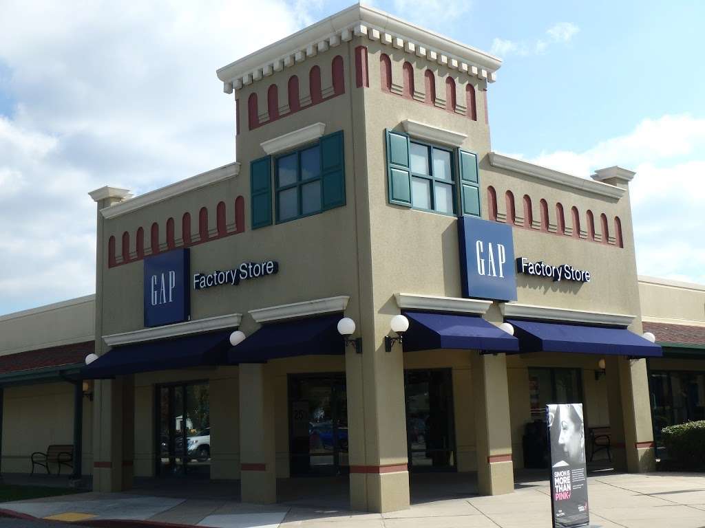 Gap Outlet | 100 Premium Outlets Blvd #100, Hagerstown, MD 21740, USA | Phone: (301) 745-5612