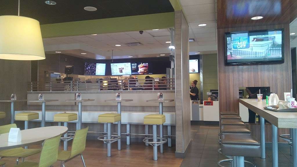 McDonalds | 2849 Clayton Crossing Way, Oviedo, FL 32765, USA | Phone: (407) 695-0170