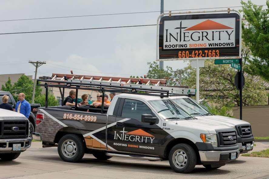 Integrity Roofing, Siding, Gutters, & Windows | 501 N Holden St, Warrensburg, MO 64093, USA | Phone: (660) 422-7663
