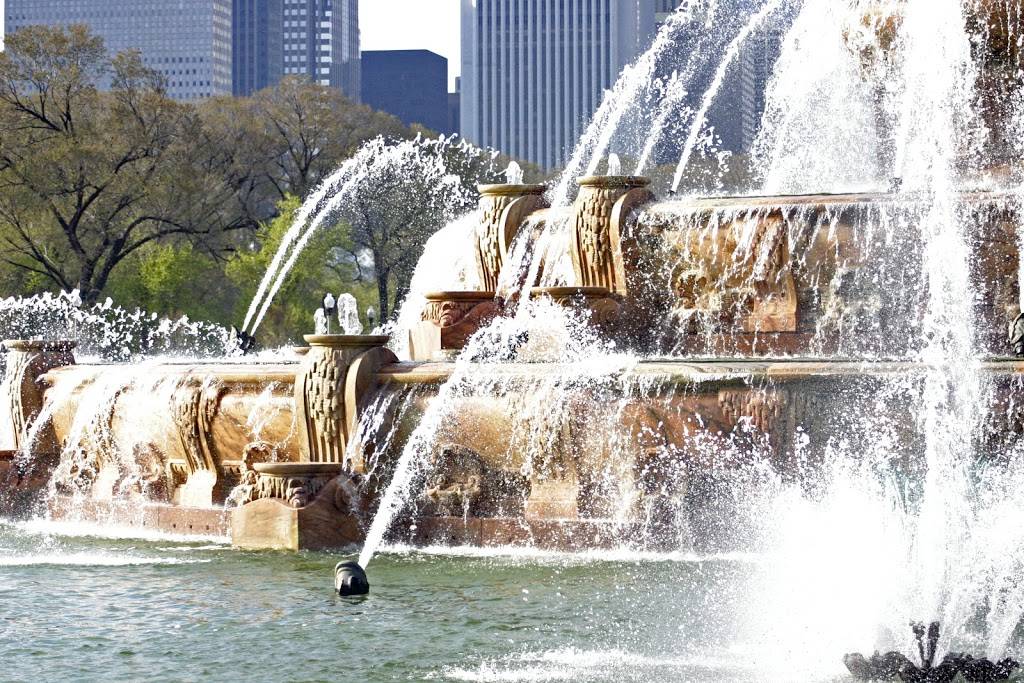 Buckingham Fountain | 301 S Columbus Dr, Chicago, IL 60605, USA | Phone: (312) 742-7529