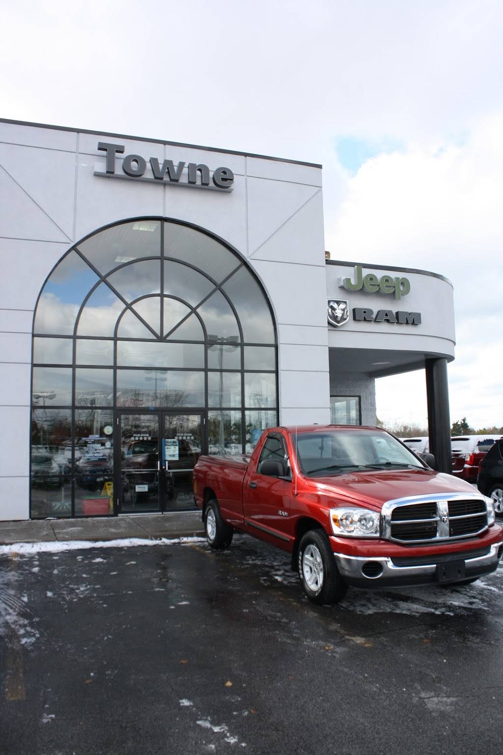 Towne Chrysler Dodge Jeep Ram | 5130 Camp Rd, Hamburg, NY 14075, USA | Phone: (716) 646-5200