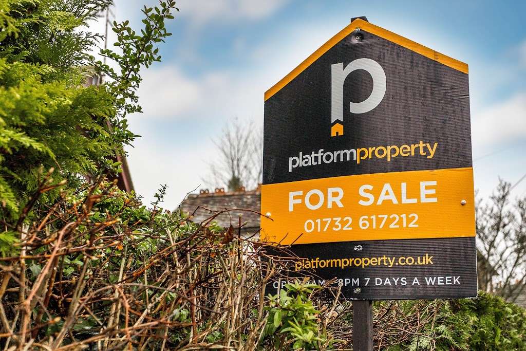 Platform Property - Edenbridge & Oxted Full Service Estate Agent | Hamlyn House, Beadles Lane, Oxted, Old Oxted RH8 9JJ, UK | Phone: 01883 460373