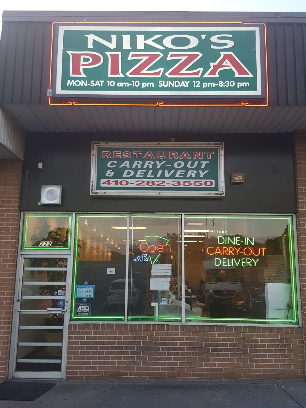 Nikos Pizza | 1813, 222 North Point Blvd, Baltimore, MD 21224, USA | Phone: (410) 282-3550