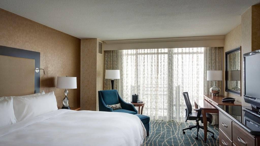 Seattle Marriott Waterfront | 2100 Alaskan Way, Seattle, WA 98121 | Phone: (206) 443-5000