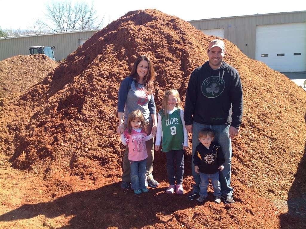 Mass Mulch | 30 Lowell Junction Rd, Andover, MA 01810, USA | Phone: (781) 944-9716
