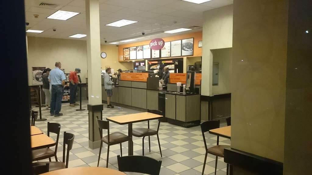 Dunkin Donuts | 230 Revere Street Argyle &, Revere St, Winthrop, MA 02152, USA | Phone: (617) 539-0685