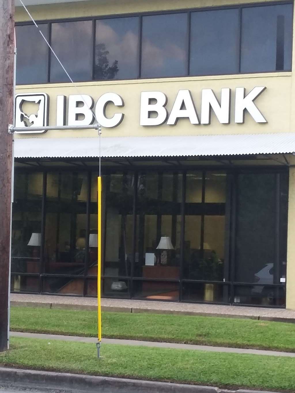 IBC Bank | 3939 Montrose Blvd #W, Houston, TX 77006, USA | Phone: (713) 285-2195