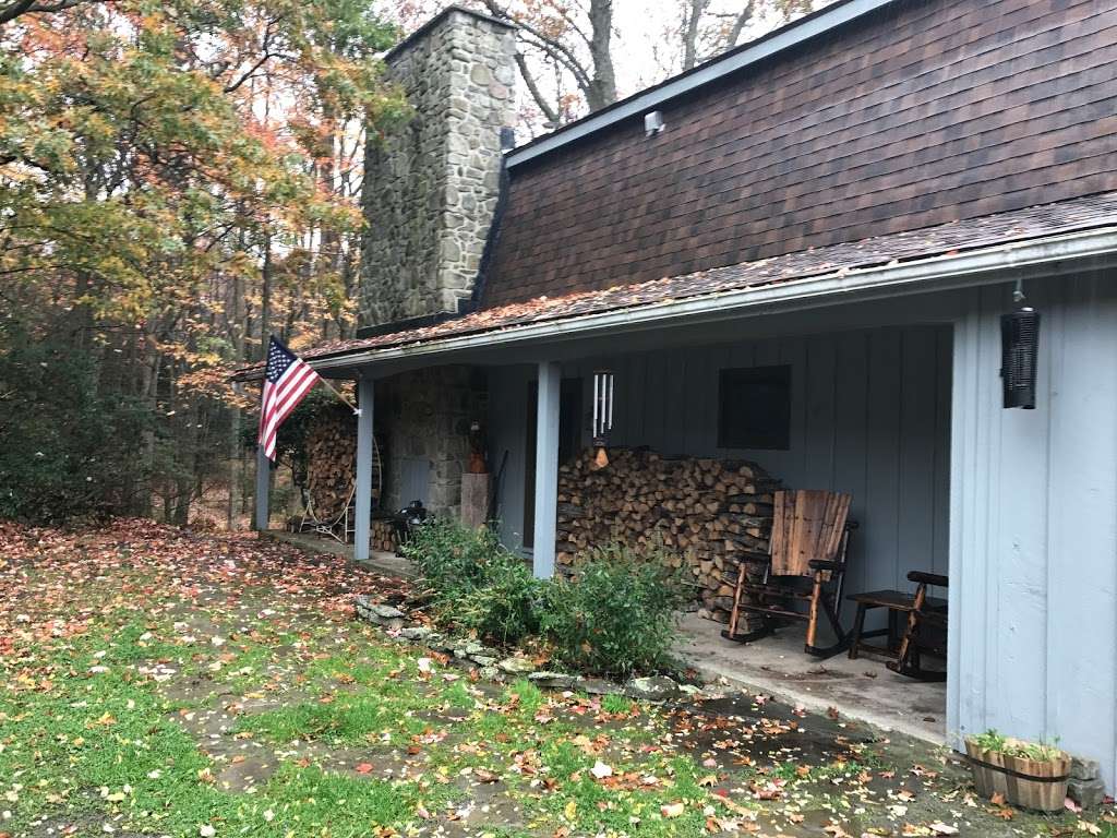 Egans Hunting Lodge | 137 Brown Rd, Greentown, PA 18426, USA | Phone: (201) 566-6183