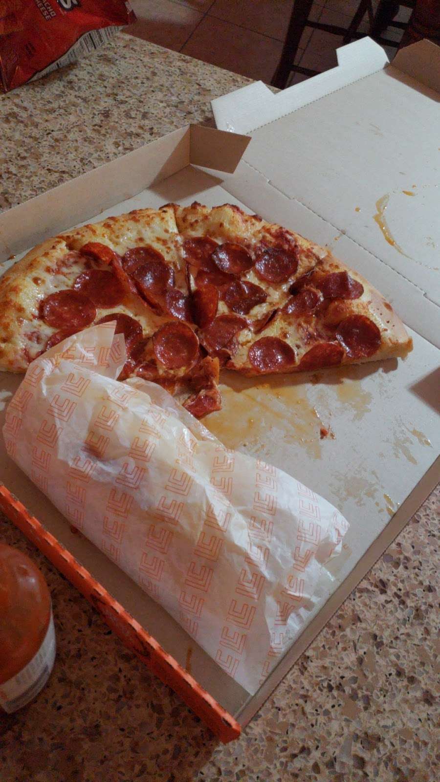 Little Caesars Pizza | 20920 Bear Valley Rd, Apple Valley, CA 92308, USA | Phone: (760) 247-0100