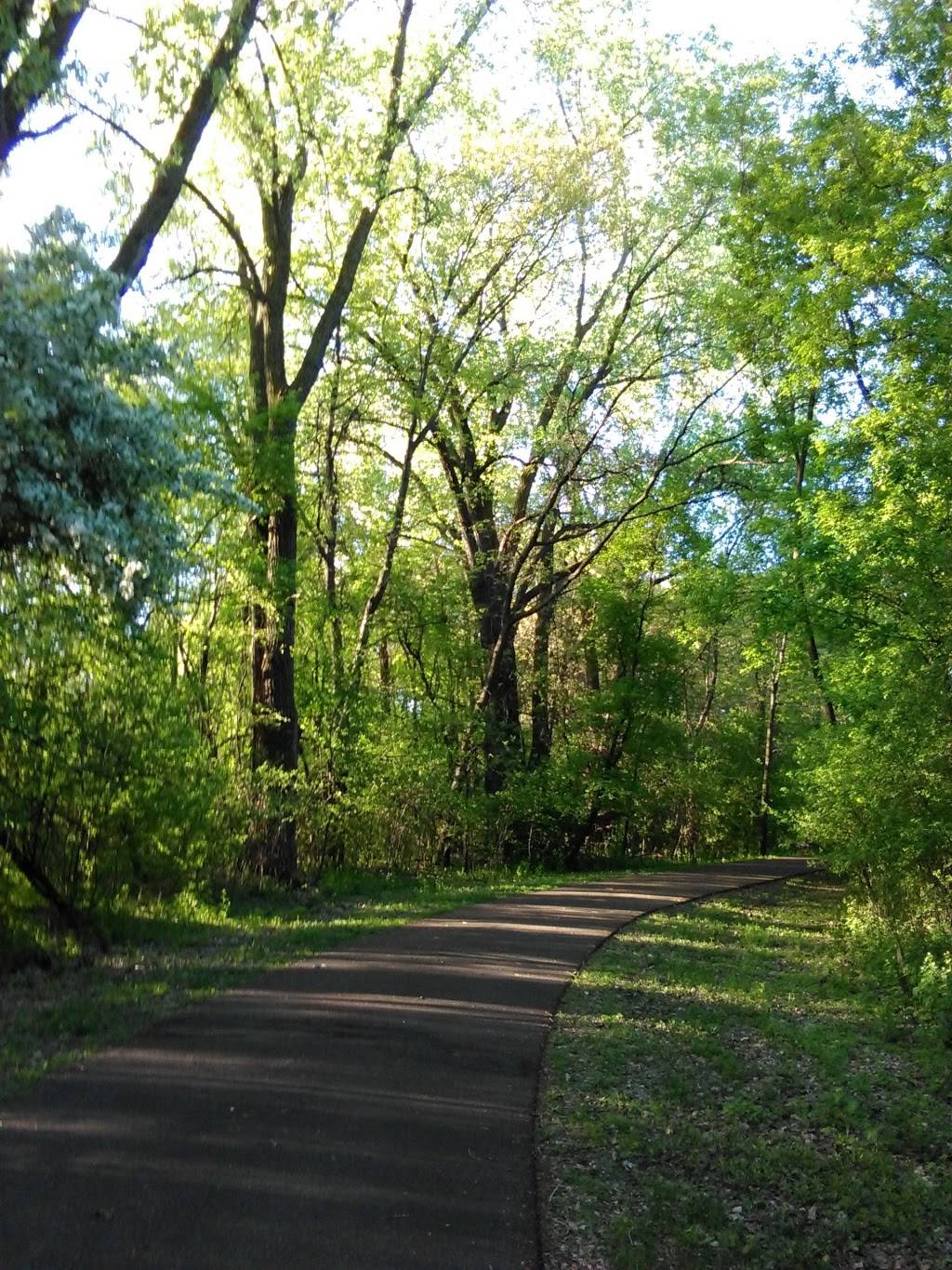 Palmer Lake Environmental Nature Area | 2800 69th Ave N, Brooklyn Center, MN 55430 | Phone: (763) 569-3400