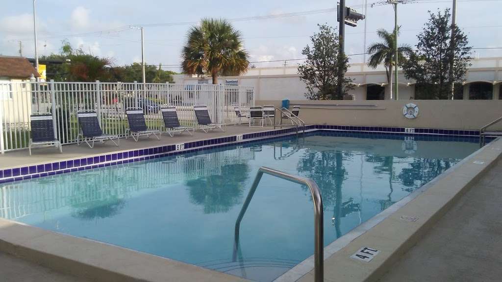 Holiday Park Main Office | 3140 W Hallandale Beach Blvd, Hallandale Beach, FL 33009, USA | Phone: (954) 981-4414