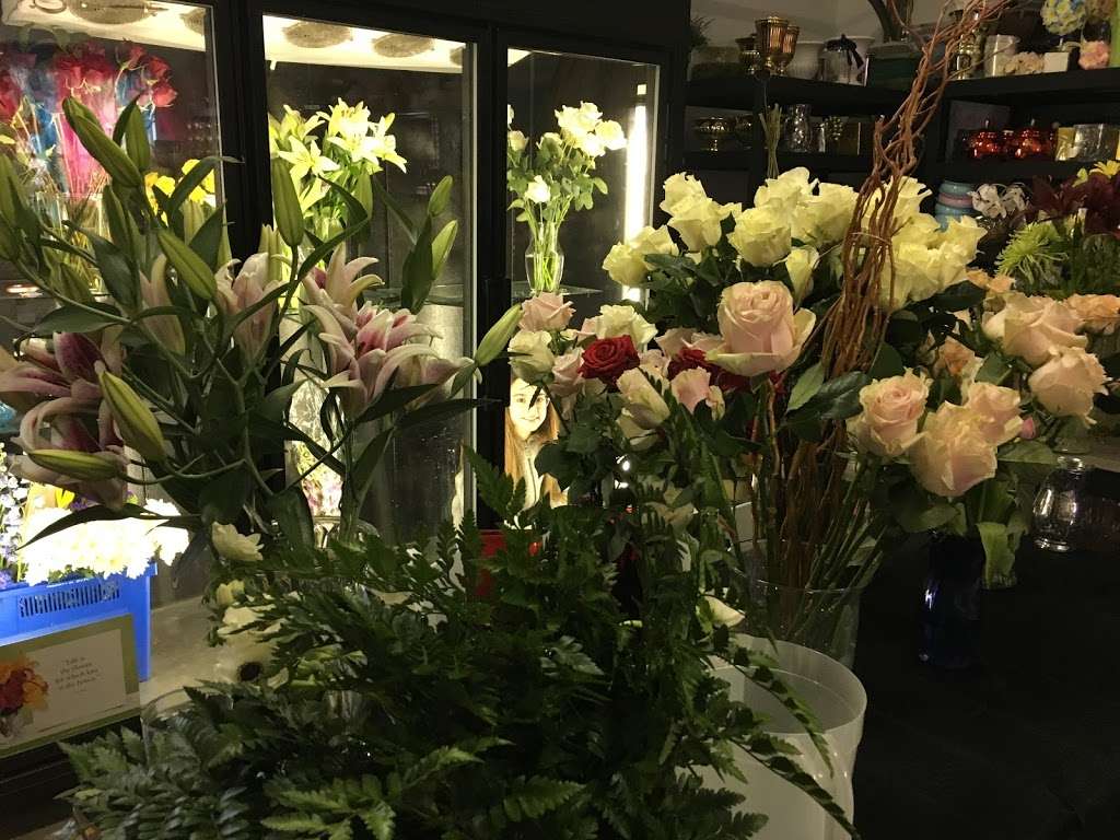 Alluring Flowers | 12 Wheeler Ave, Betterton, MD 21610, USA | Phone: (410) 348-3210