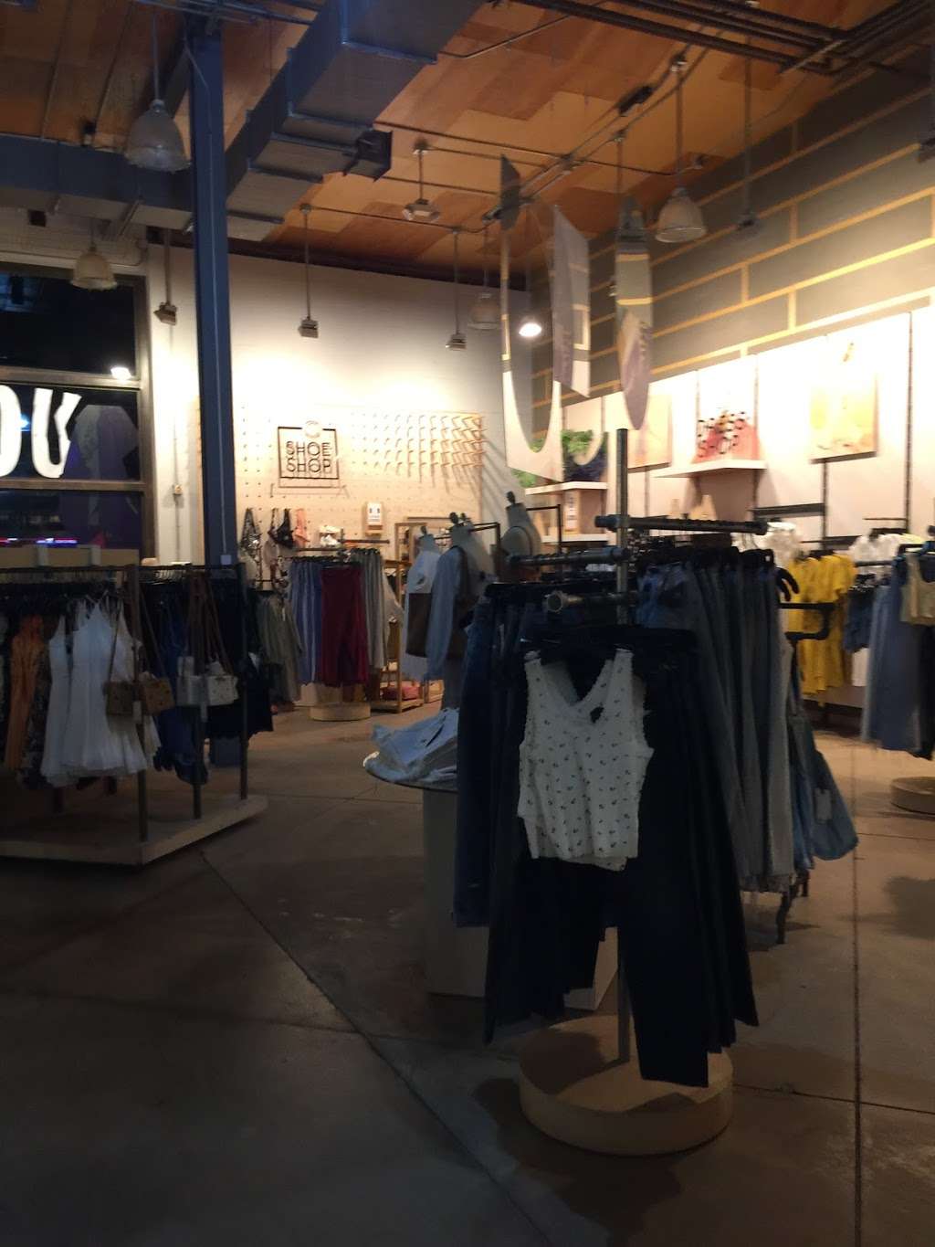 Urban Outfitters | 4516 Mission Blvd, San Diego, CA 92109, USA | Phone: (858) 273-3942
