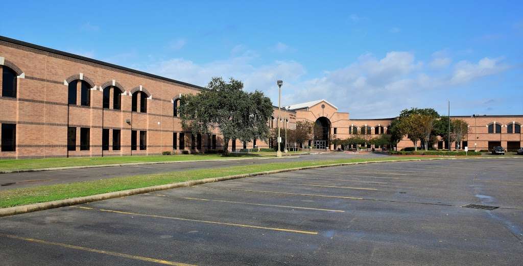 Cypress Falls High School | 9811 Huffmeister Rd, Houston, TX 77095, USA | Phone: (281) 856-1000