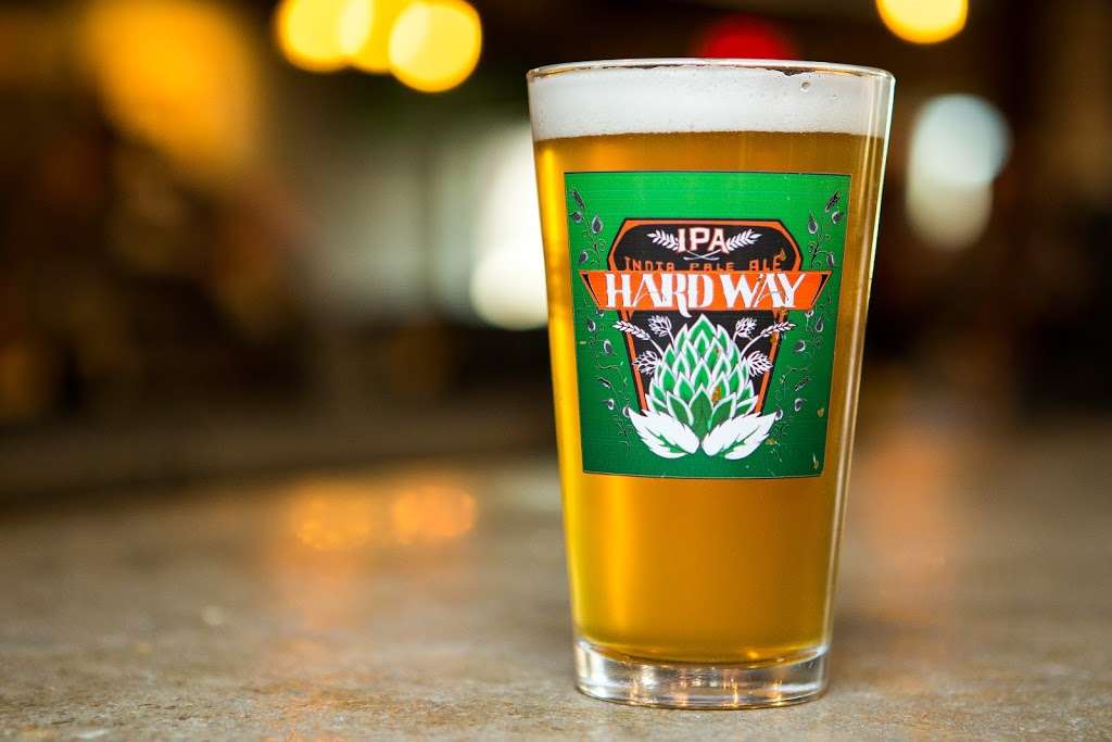 Martin City Brewing Company Pizza & Taproom - Mission Farms | 4000 Indian Creek Pkwy, Overland Park, KS 66206, USA | Phone: (913) 387-4344
