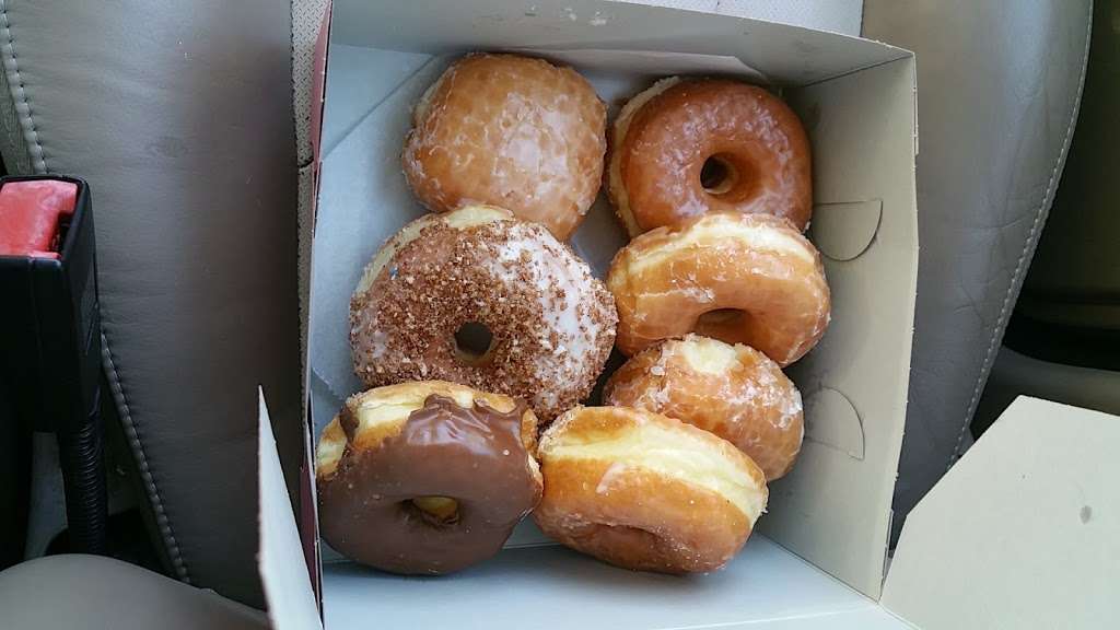 Grannys Donuts Inc | 5382 Cherry Ave, Long Beach, CA 90805, USA | Phone: (562) 428-8237