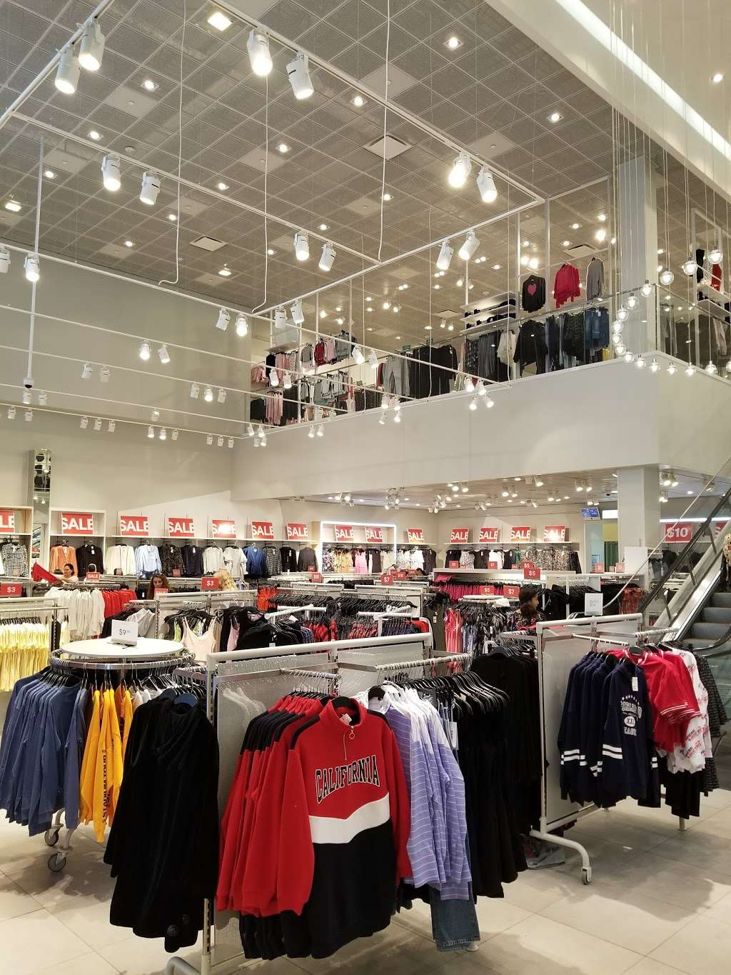H&M | 11401 NW 12th St, Miami, FL 33172, USA | Phone: (855) 466-7467
