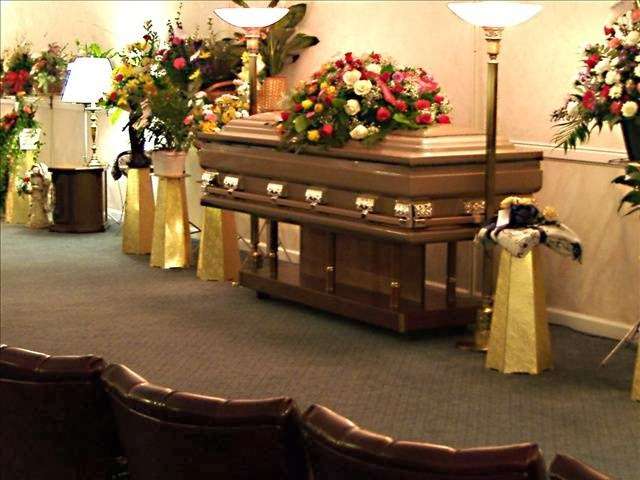 Miranda Funeral Services | 2513 W Dugdale Rd, Waukegan, IL 60085 | Phone: (847) 672-6688