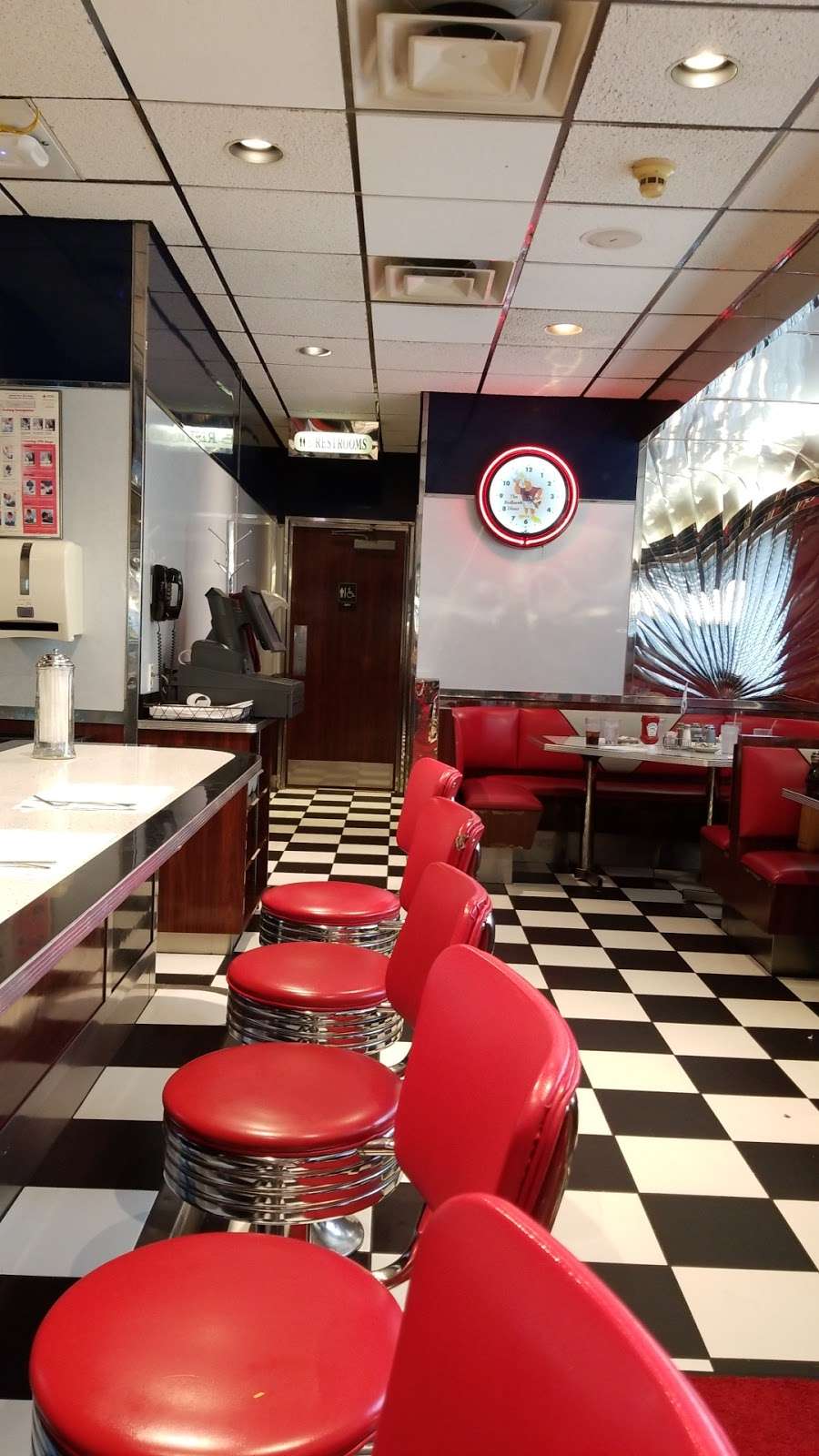 Red Hawk Diner | 1 Quad Rd, Montclair, NJ 07043, USA | Phone: (973) 655-4057