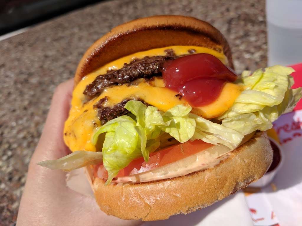 In-N-Out Burger | 3927 Grand Ave, Chino, CA 91710 | Phone: (800) 786-1000