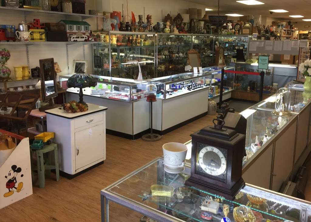 Daves Gold, Antiques, Loan | 1955 Fruitville Pike, Lancaster, PA 17601, USA | Phone: (717) 371-4491
