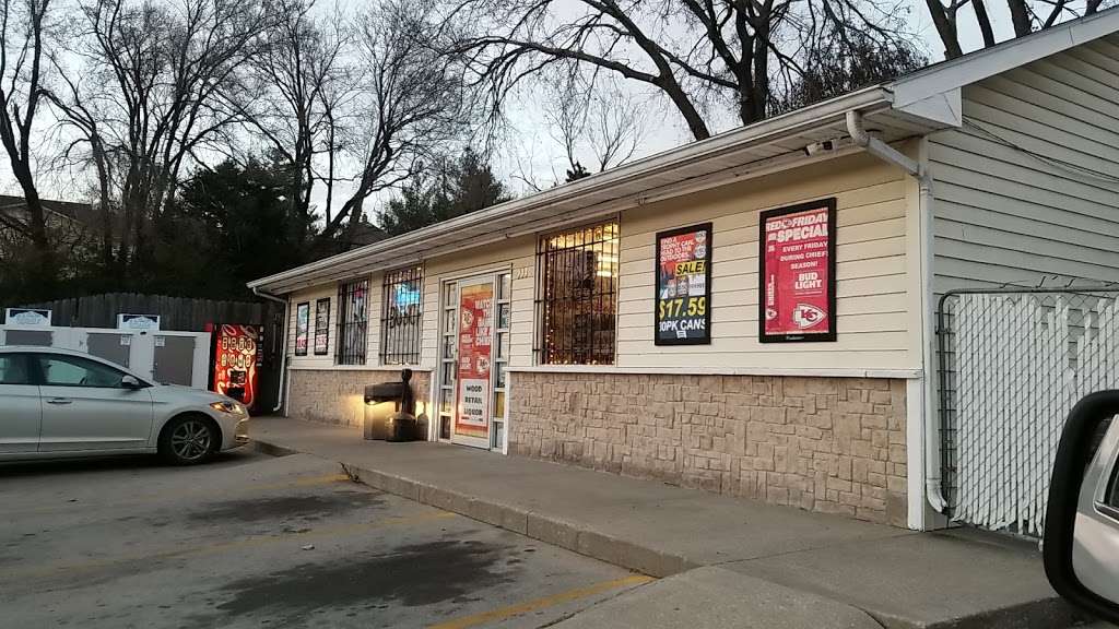 Wood Liquor | 111 Walnut St, Bonner Springs, KS 66012, USA | Phone: (913) 422-4400