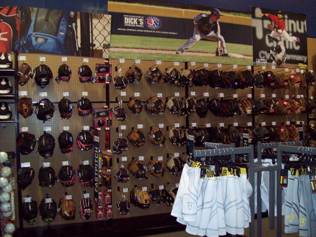 DICKS Sporting Goods | 2 Galleria Mall Dr, Taunton, MA 02780, USA | Phone: (508) 823-8132