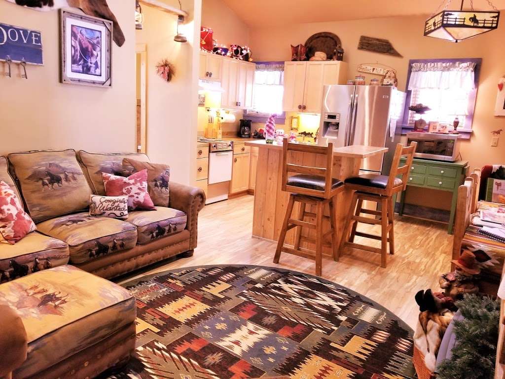 The Carriage House | 2375 Eagle Cliff Rd, Estes Park, CO 80517, USA | Phone: (970) 227-2953