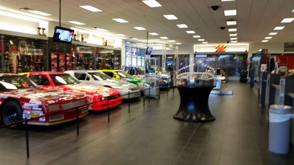 Hendrick Motorsports 48/88 Race Shop | 4345 Papa Joe Hendrick Blvd, Charlotte, NC 28262, USA | Phone: (704) 455-3400