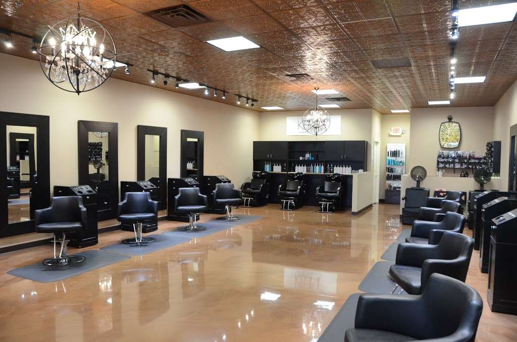 Trendsetters Salon and Spa | 1018 S McLean Blvd, Elgin, IL 60123 | Phone: (847) 742-4120