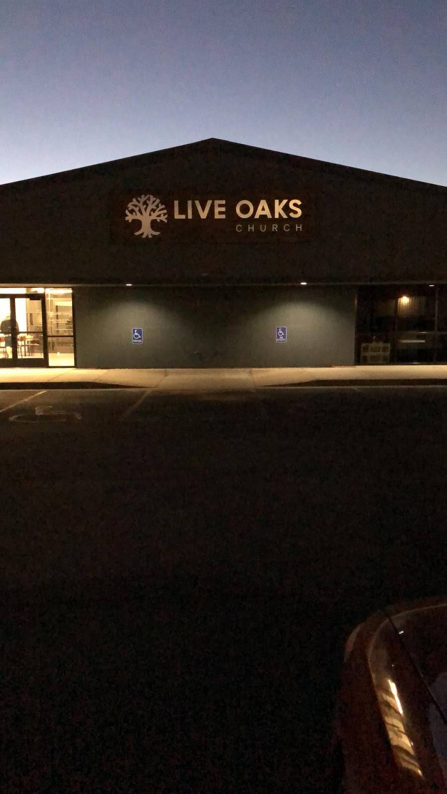 Live Oaks Community Church | 2301 N Hoover Rd, Wichita, KS 67205, USA | Phone: (316) 773-4400