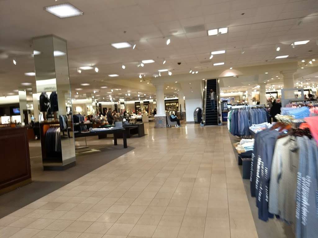 Nordstrom Freehold Raceway Mall | 3710 US Highway 9, Freehold, NJ 07728, USA | Phone: (732) 308-1117