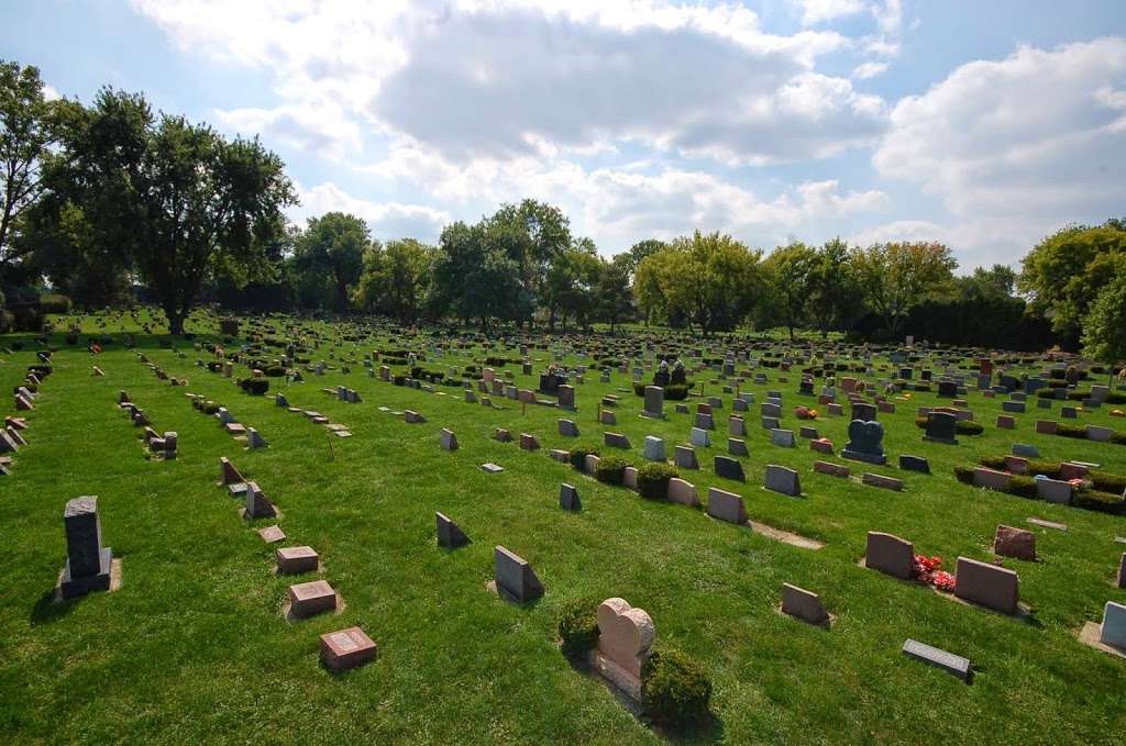 Hinsdale Animal Cemetery and Crematory | 6400 Bentley Ave, Willowbrook, IL 60527 | Phone: (630) 323-5120