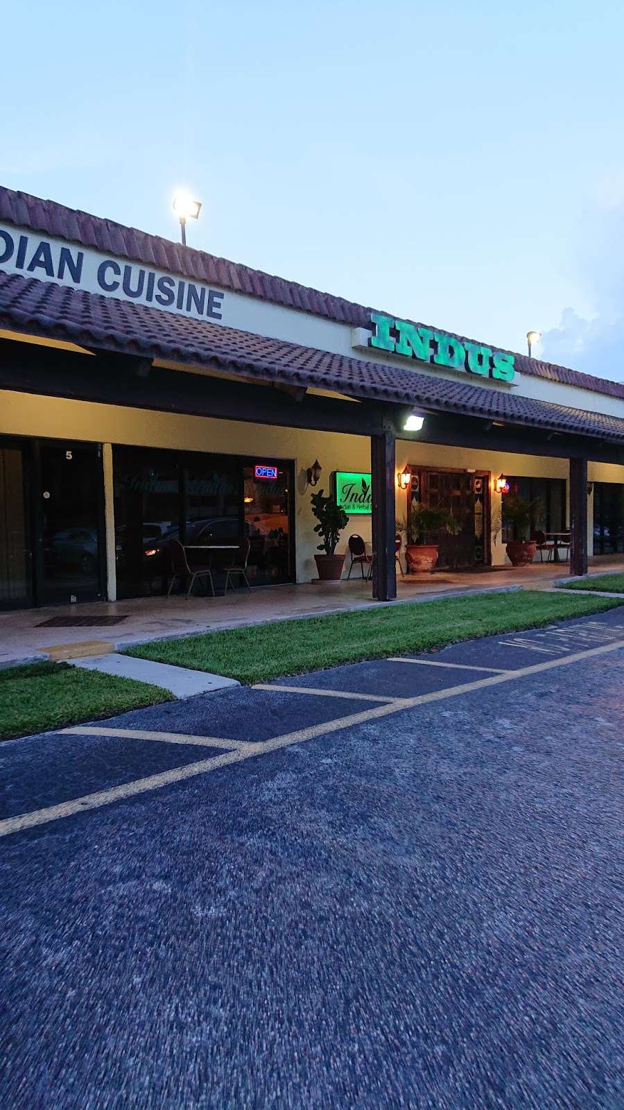 Indus Indian and Herbal Cuisine | 1649 Forum Pl, Ste 6-7, West Palm Beach, FL 33401 | Phone: (561) 249-0123