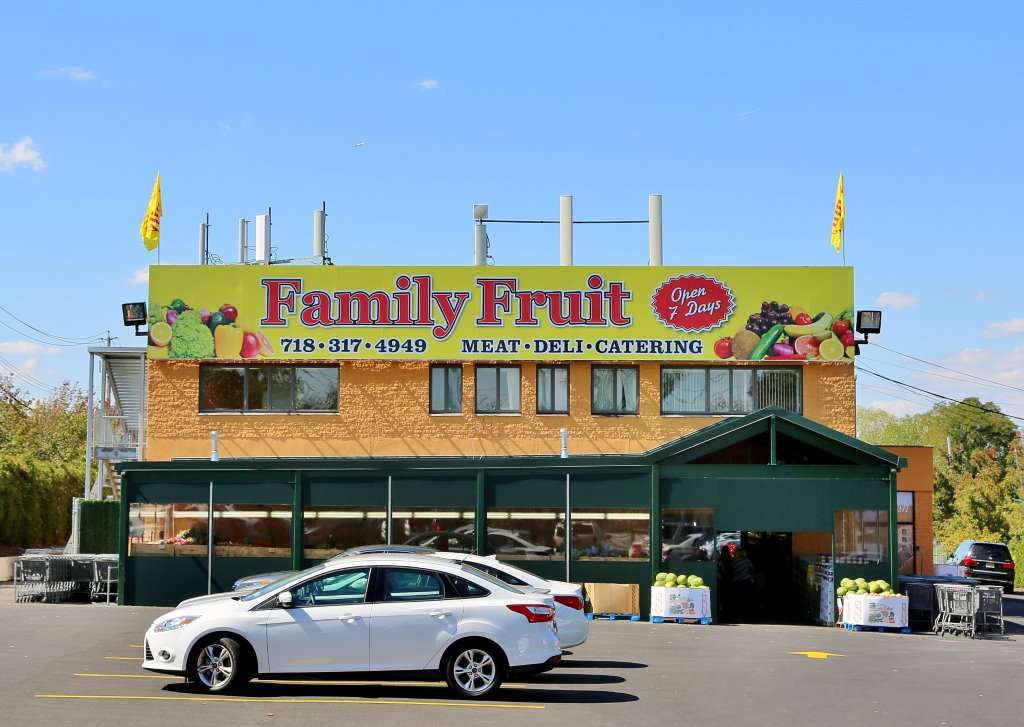 Family Fruit – Staten Island Catering and Super Market | 2200 Arthur Kill Rd, Staten Island, NY 10309, USA | Phone: (718) 317-4949