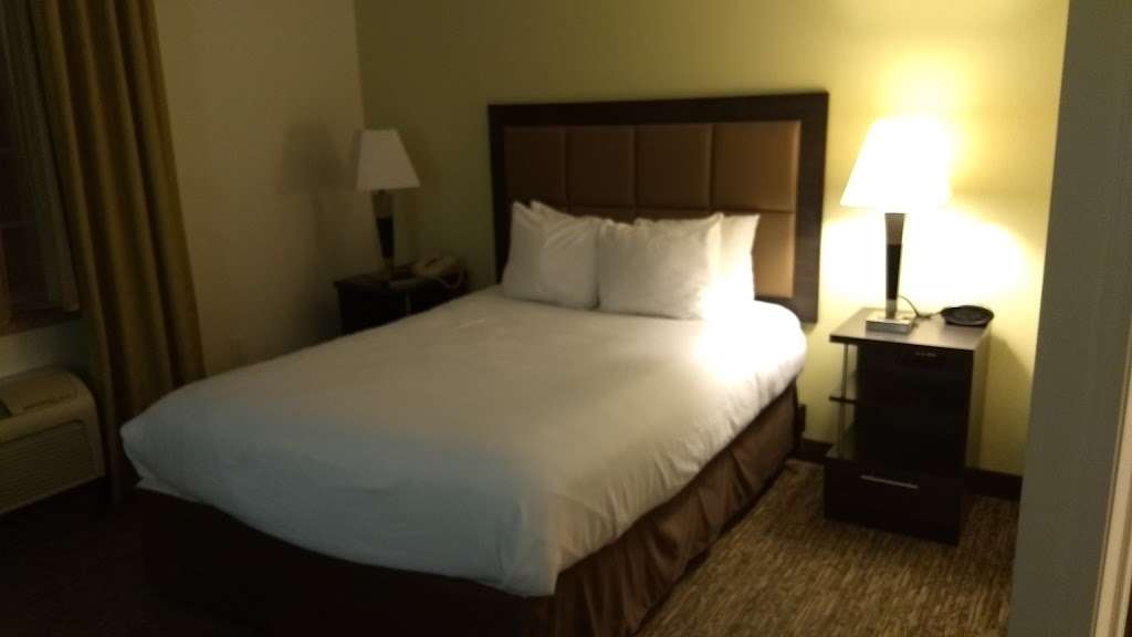 Candlewood Suites Indianapolis Airport | 5250 W Bradbury Ave, Indianapolis, IN 46241, USA | Phone: (317) 241-9595