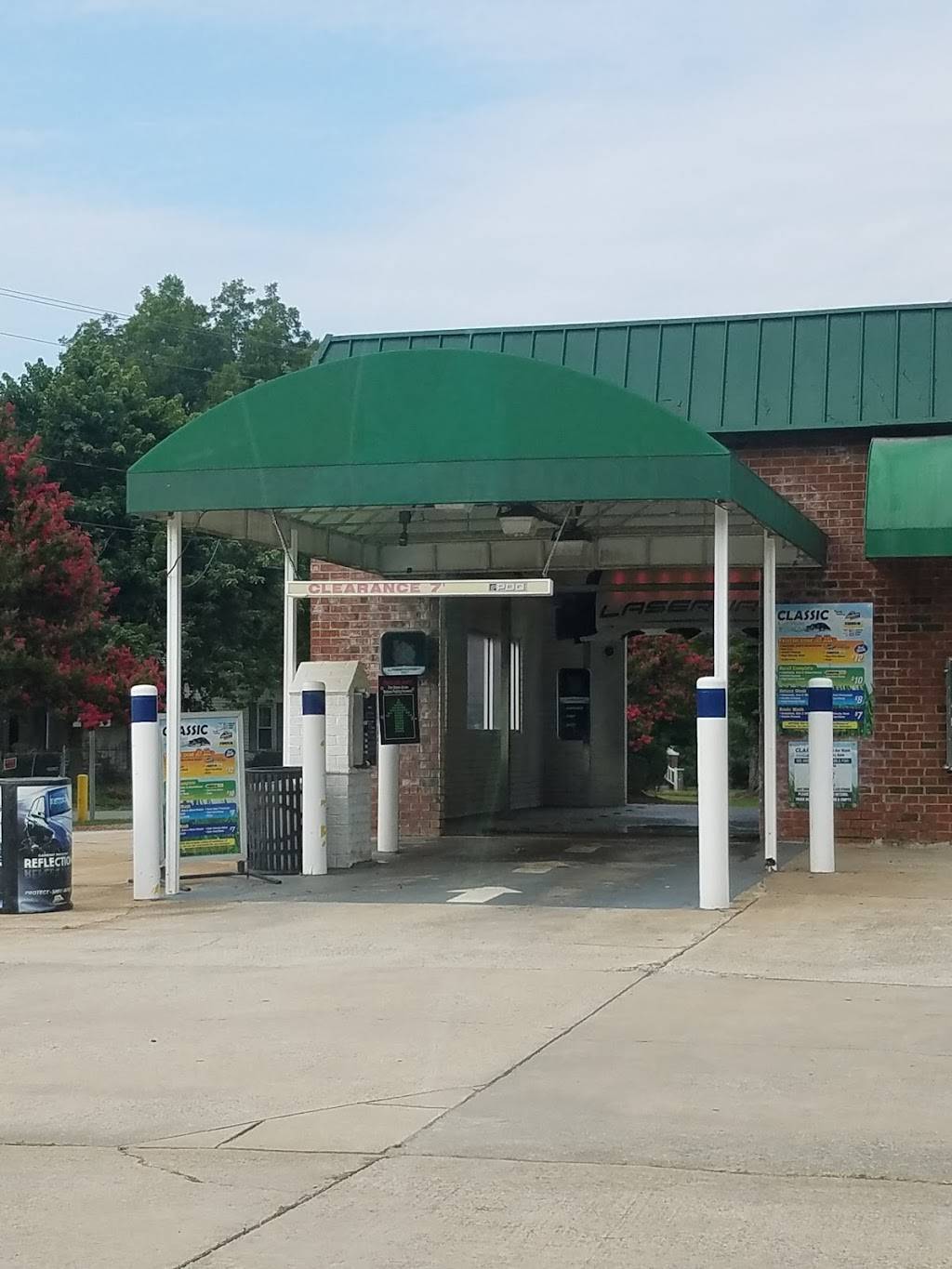 Classic Car Wash | 2901 N Church St, Greensboro, NC 27405, USA | Phone: (336) 987-0662