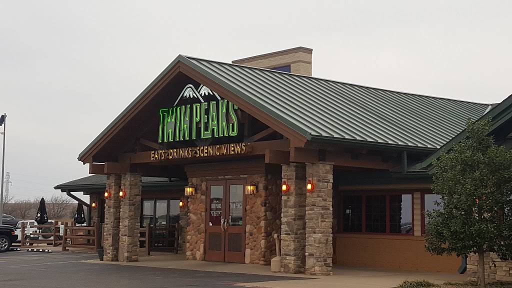 Twin Peaks Restaurant | 6500 SW 3rd St, Oklahoma City, OK 73128, USA | Phone: (405) 384-5791