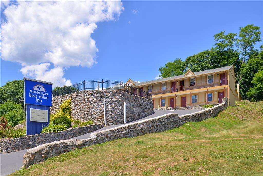 Americas Best Value Inn Danbury | 461 N Main St, Danbury, CT 06811 | Phone: (203) 748-5433