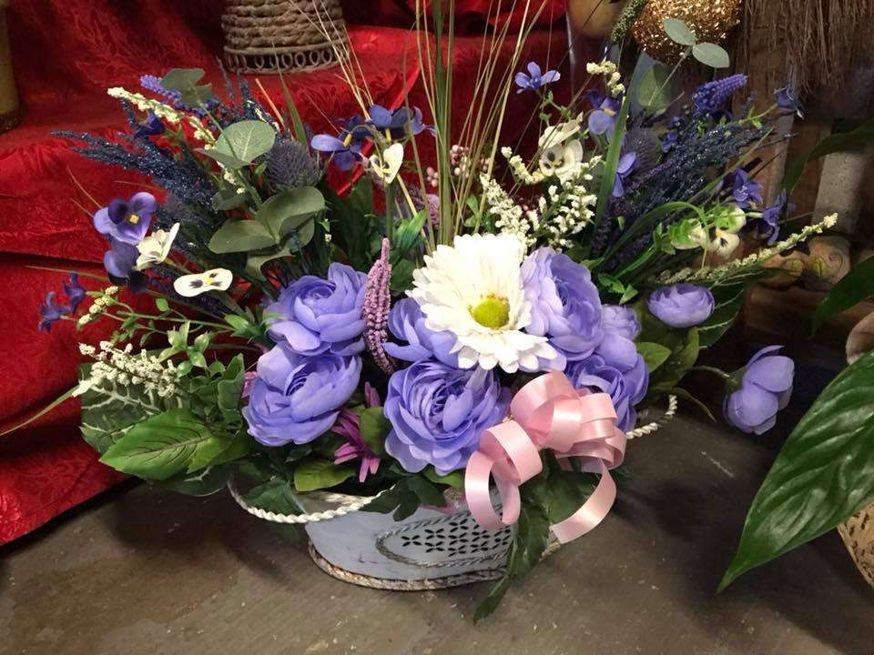 H & S Floral and Garden Center | 2621 U.S. 12, Michigan City, IN 46360, USA | Phone: (219) 879-4047